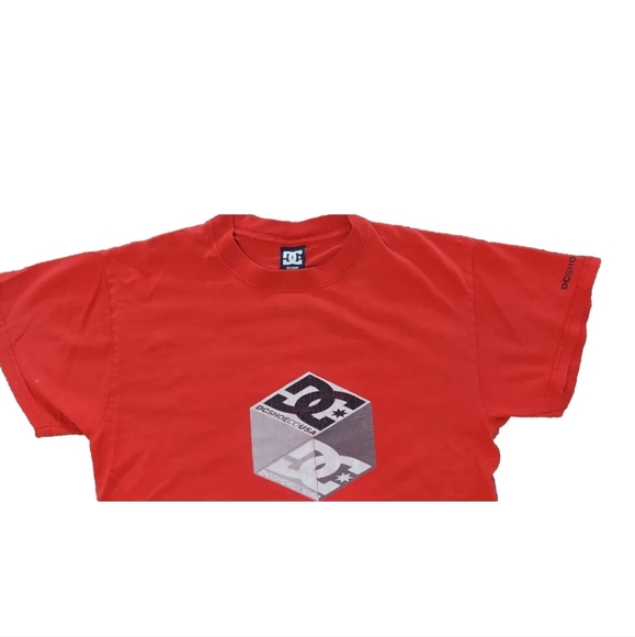 DC Shoe Co USA Vintage Red Men's T-Shirt With Logo Size Medium - Picture 4 of 9